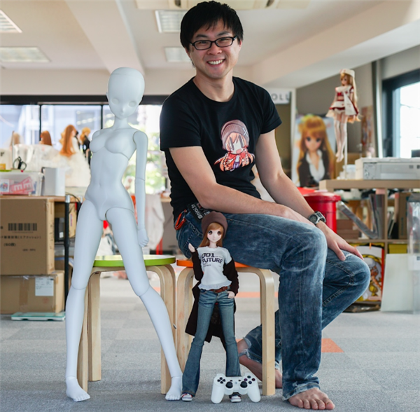 japanese-designer-creates-home-appliance-robot-using-3d-printing-15.png