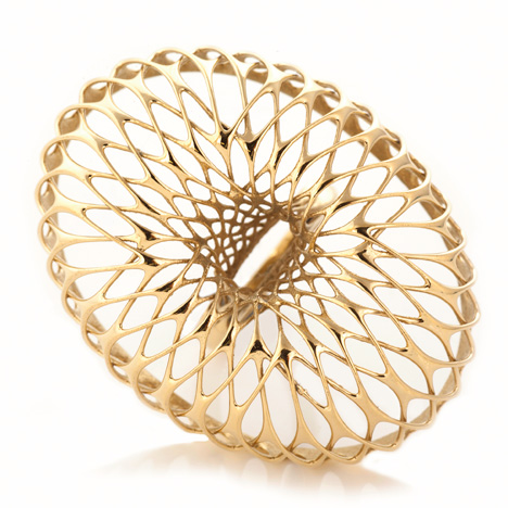 orbis-3d-printed-gold-ring-lionel-t-dean_dezeen_06.jpg