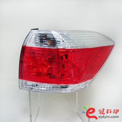 汽车尾灯